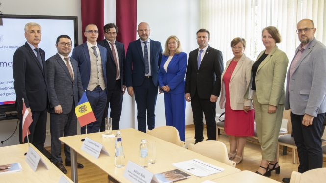 Latvijas un Moldovas delegāciju kopbilde